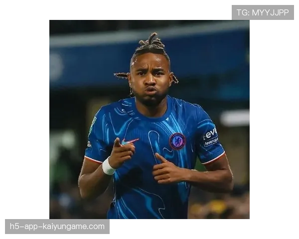 切尔西后防组合渐稳但持球推进仍有瑕疵,切尔西呆过的边后卫 切尔西后防组合渐稳但持球推进仍有瑕疵,切尔西呆过的边后卫